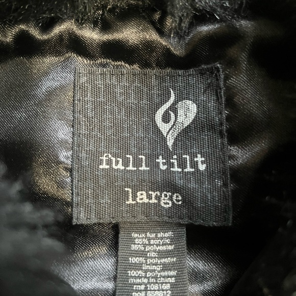 Fuzzy Sleeveless Vest - Picture 4 of 5